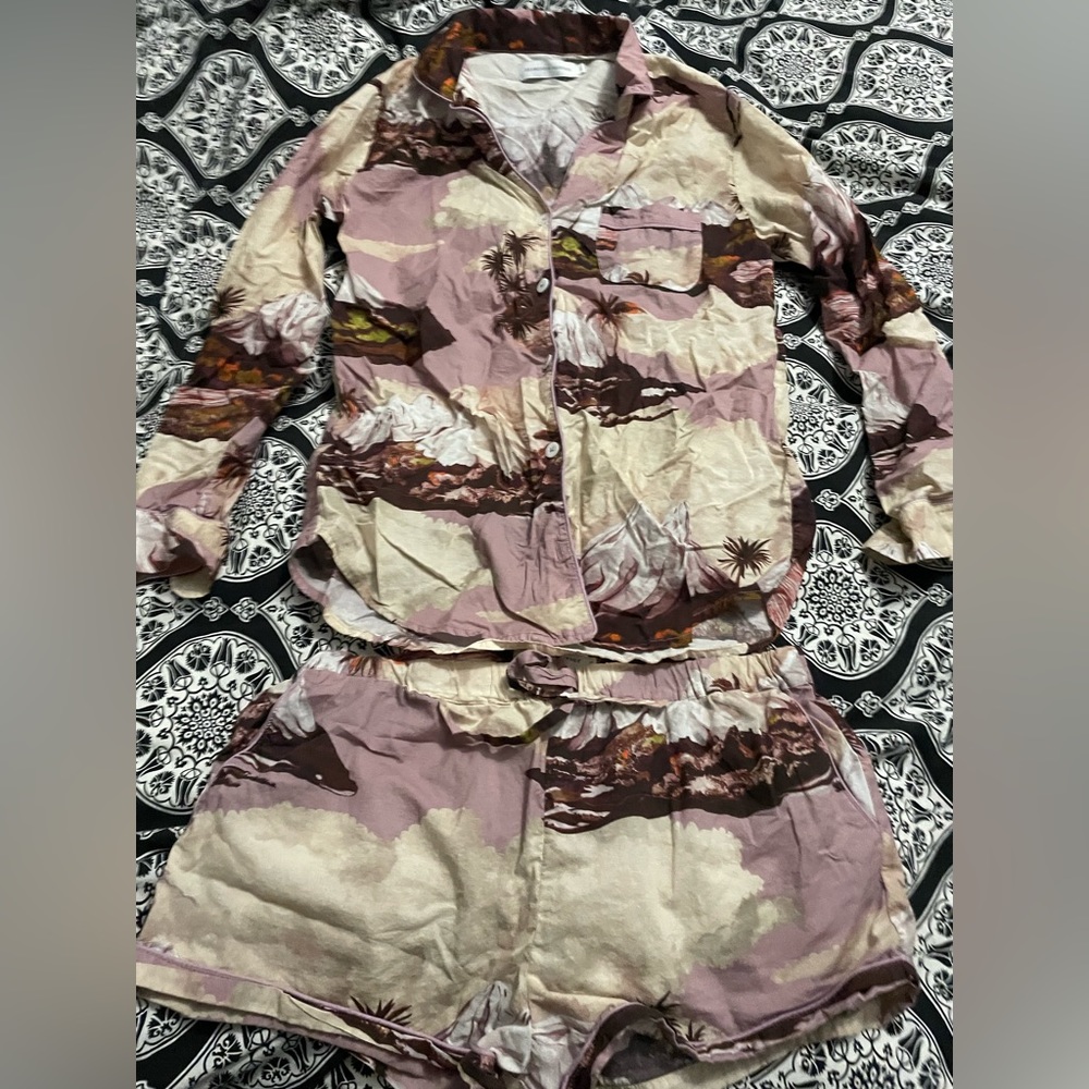 Desmond and Dempsey pajama set